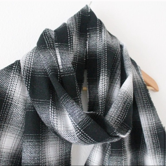 NWT Old Navy Plaid Flannel Scarf  L216 - 228 - Picture 5 of 5